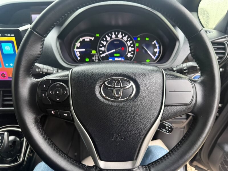 2020 Toyota Voxy Hybrid – Spacious 7 Seater Hybrid Car in Manchester