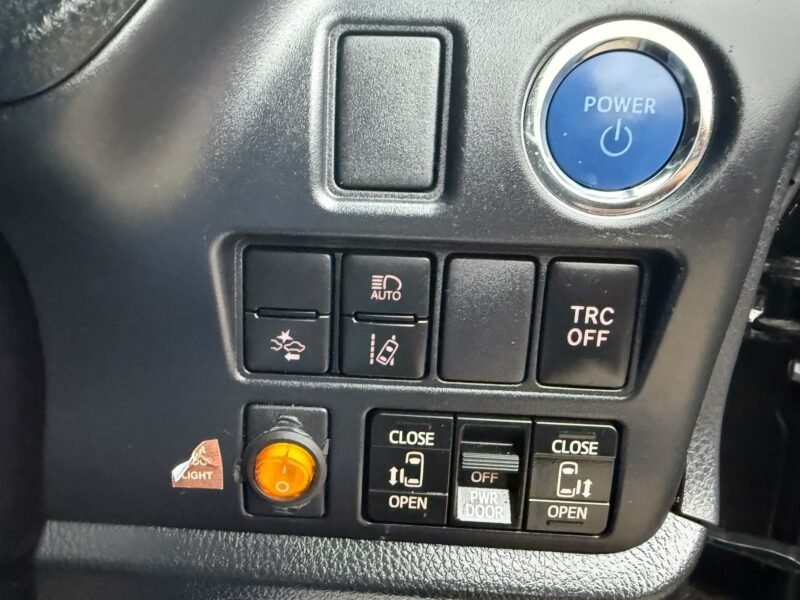 2020 Toyota Voxy Hybrid – Spacious 7 Seater Hybrid Car in Manchester