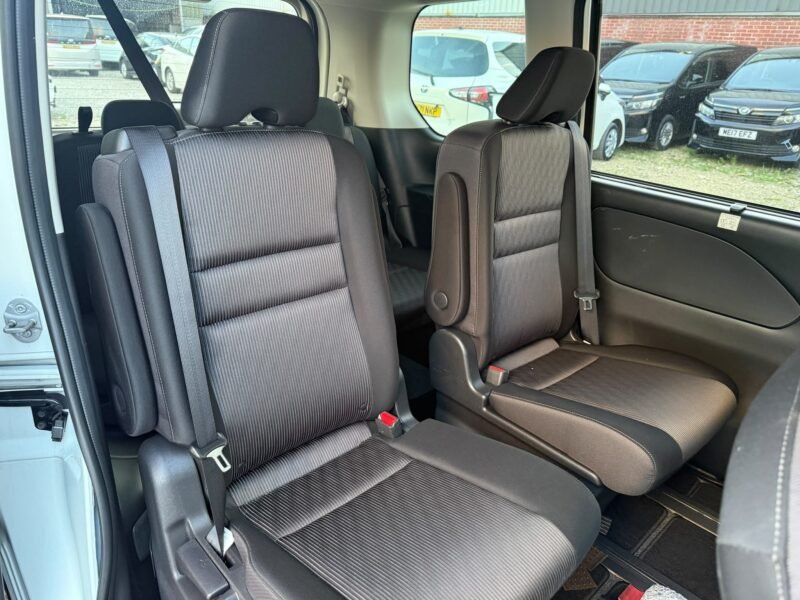 2021 Nissan Serena e-Power Highway Star 1.2 Hybrid – Automatic in Manchester UK
