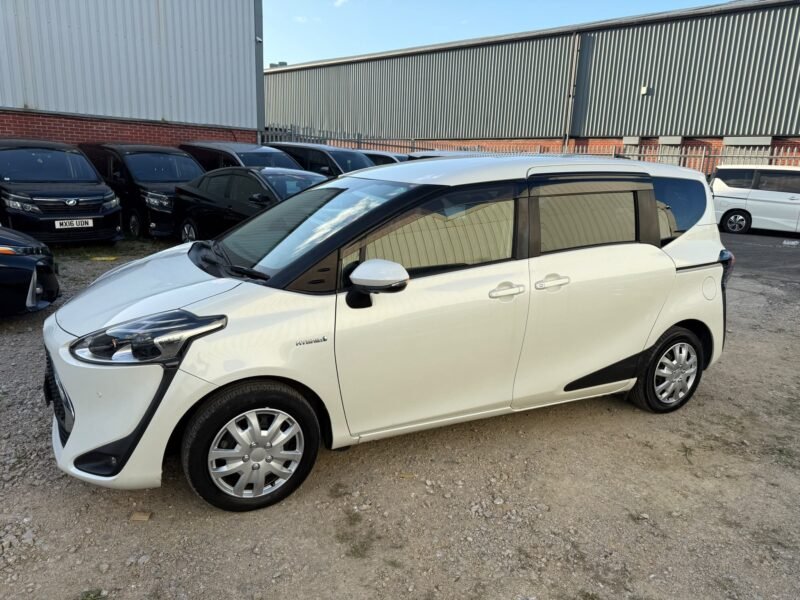 2021 Toyota Sienta Hybrid 1.5 MPV Automatic – Manchester UK