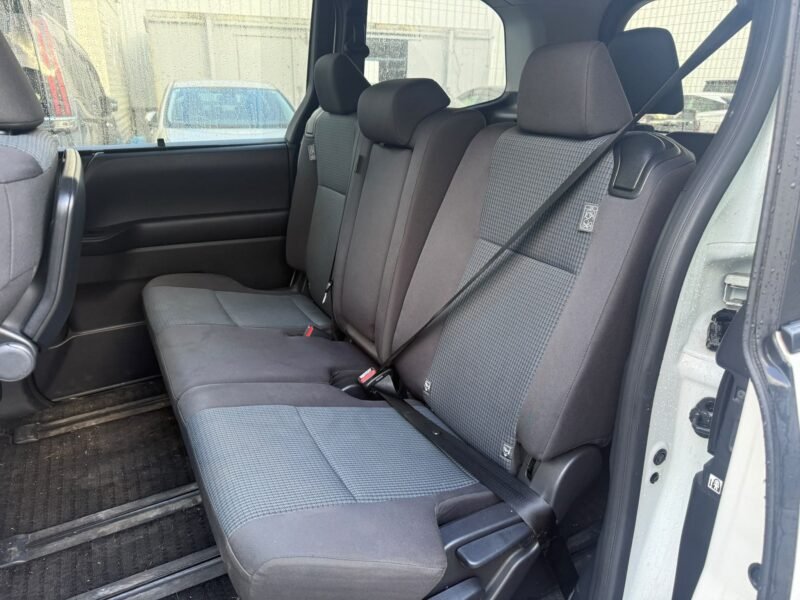 2022 Toyota Noah 1.8 Hybrid – Used Hybrid MPV in Manchester UK