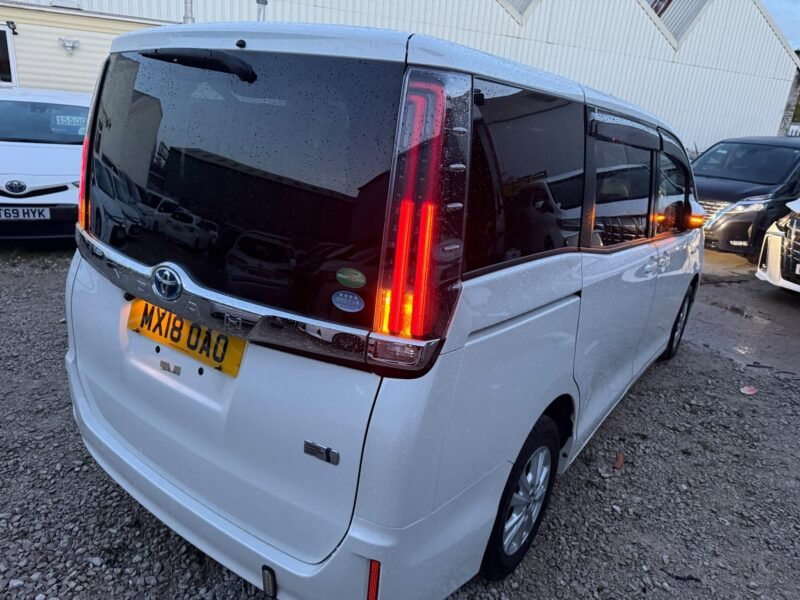 2018 Toyota Noah Hybrid 1.8 Automatic for Sale in Manchester, UK – ULEZ Compliant, Euro 6