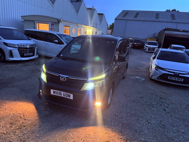 2016 Toyota Voxy 1.8 Hybrid for Sale in Manchester, UK – ULEZ Free, Euro 6