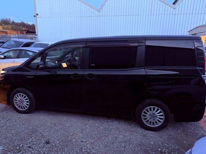 2016 Toyota Voxy 1.8 Hybrid for Sale in Manchester, UK – ULEZ Free, Euro 6