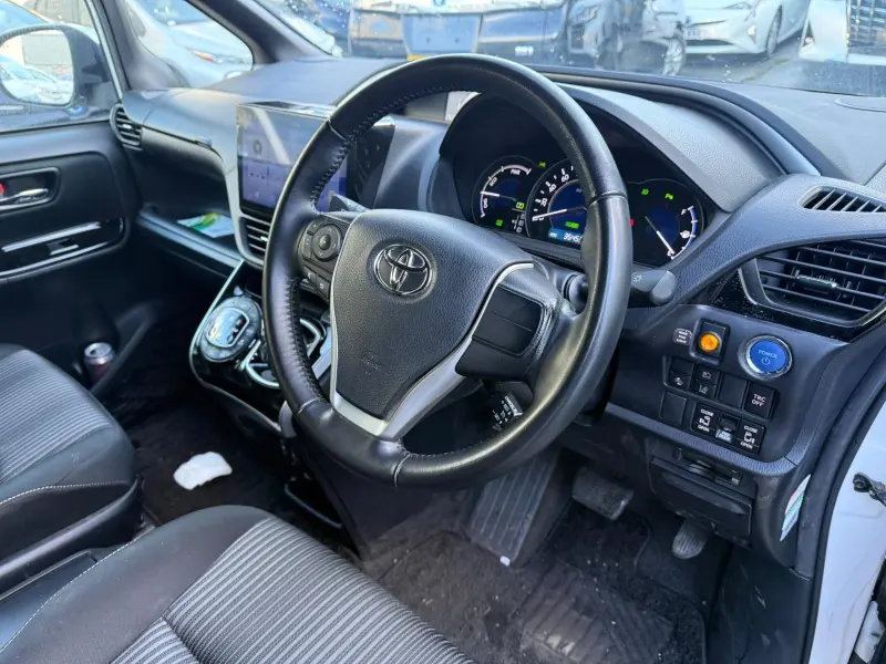 2020 Toyota Voxy Hybrid 7 Seater Automatic for Sale in Manchester, UK