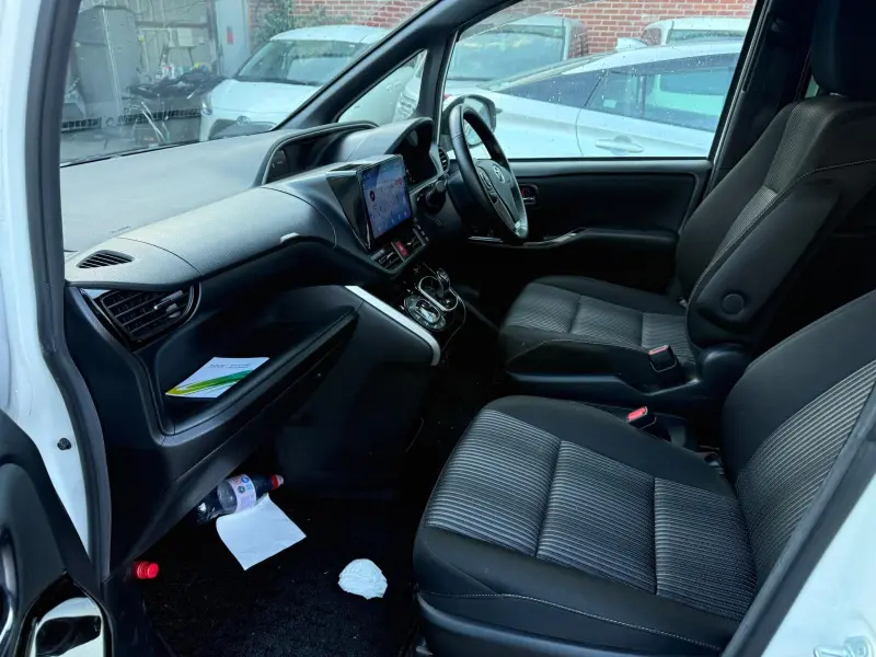 2020 Toyota Voxy Hybrid 7 Seater Automatic for Sale in Manchester, UK