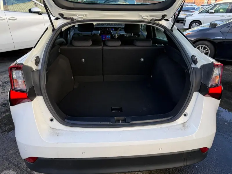 2019 Toyota Prius 1.8 Hybrid Automatic for Sale in Manchester, UK