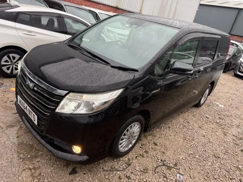 2015 Toyota Noah 1.8 Hybrid Automatic – Leather Seats in Manchester UK