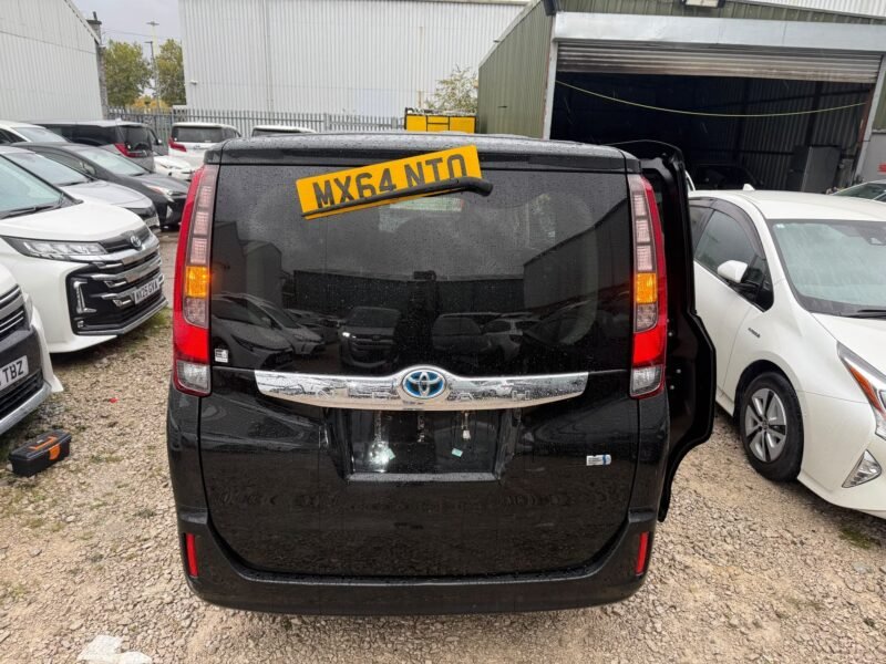 2015 Toyota Noah 1.8 Hybrid Automatic for Sale in Manchester, UK – Full Leather Seats