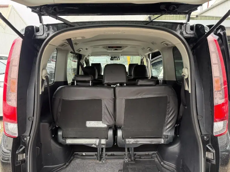 2015 Toyota Noah 1.8 Hybrid Automatic – Leather Seats in Manchester UK