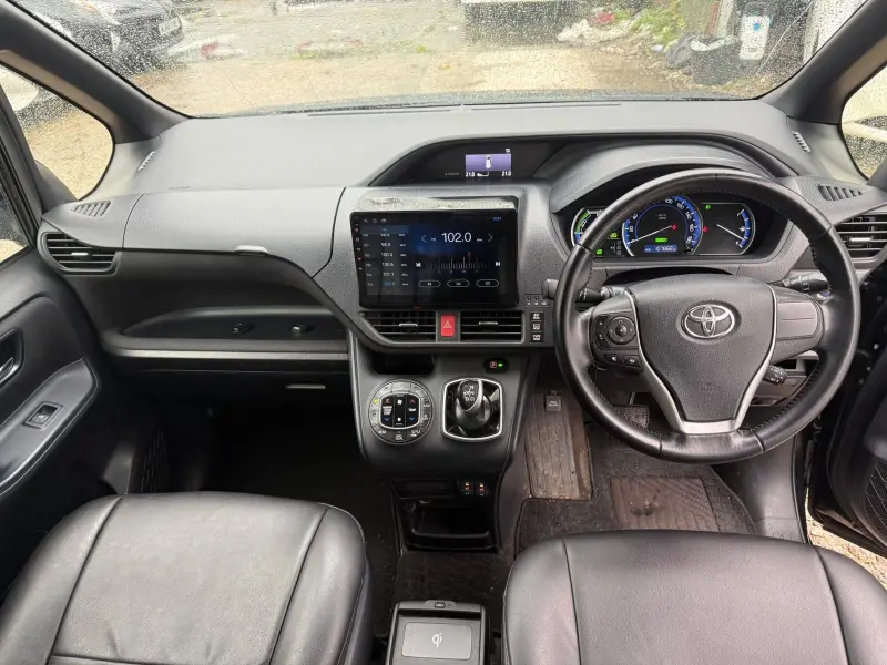 2015 Toyota Noah 1.8 Hybrid Automatic – Leather Seats in Manchester UK