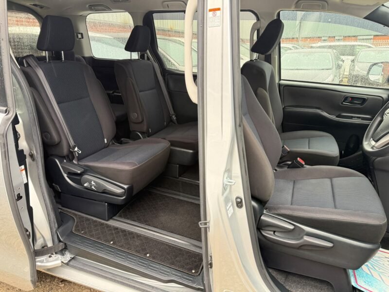 2020 Toyota Noah 1.8 Hybrid Automatic for Sale in Manchester, UK – ULEZ Compliant