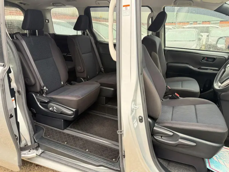 2020 Toyota Noah 1.8 Hybrid Automatic for sale in Manchester UK
